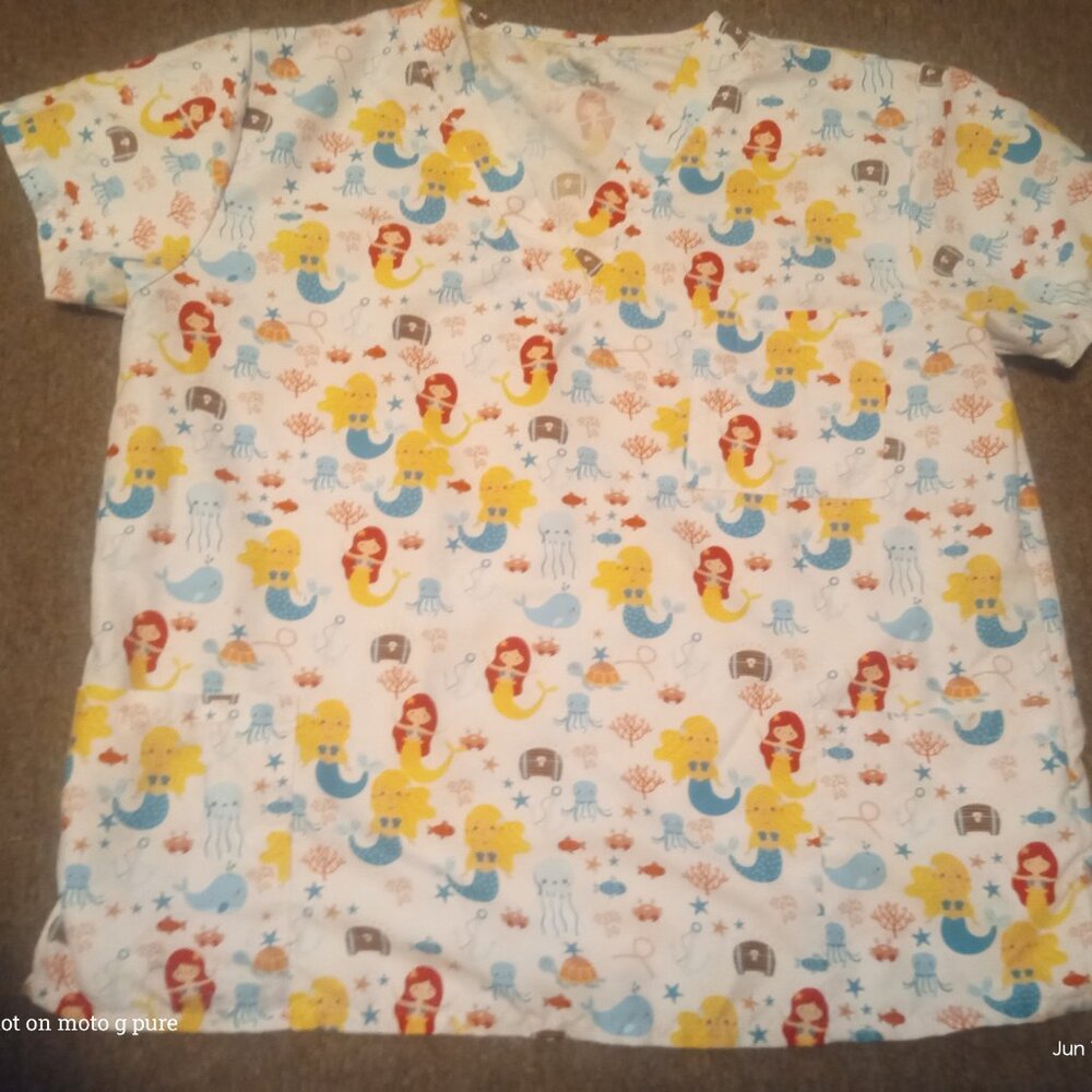 Scrub top